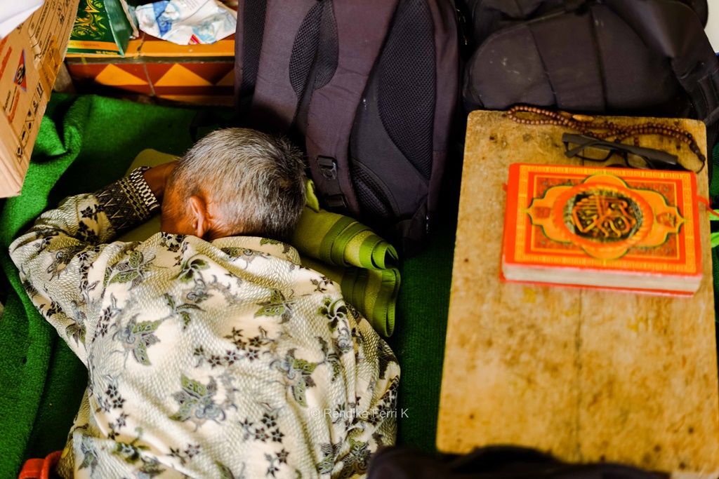 Mencari Bekal Mati di Pondok Sepuh