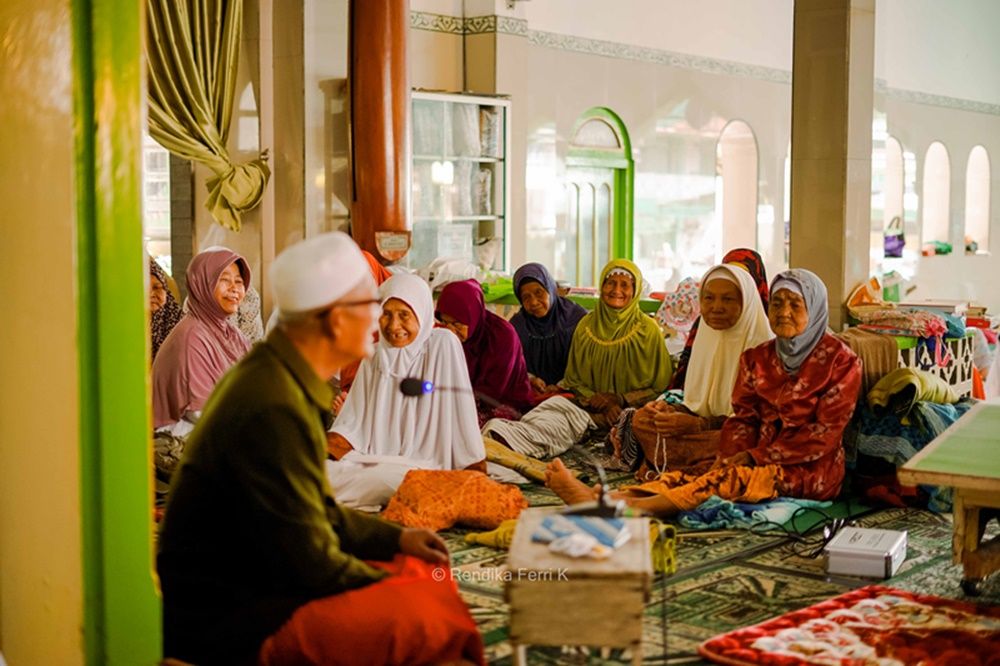 Mencari Bekal Mati di Pondok Sepuh