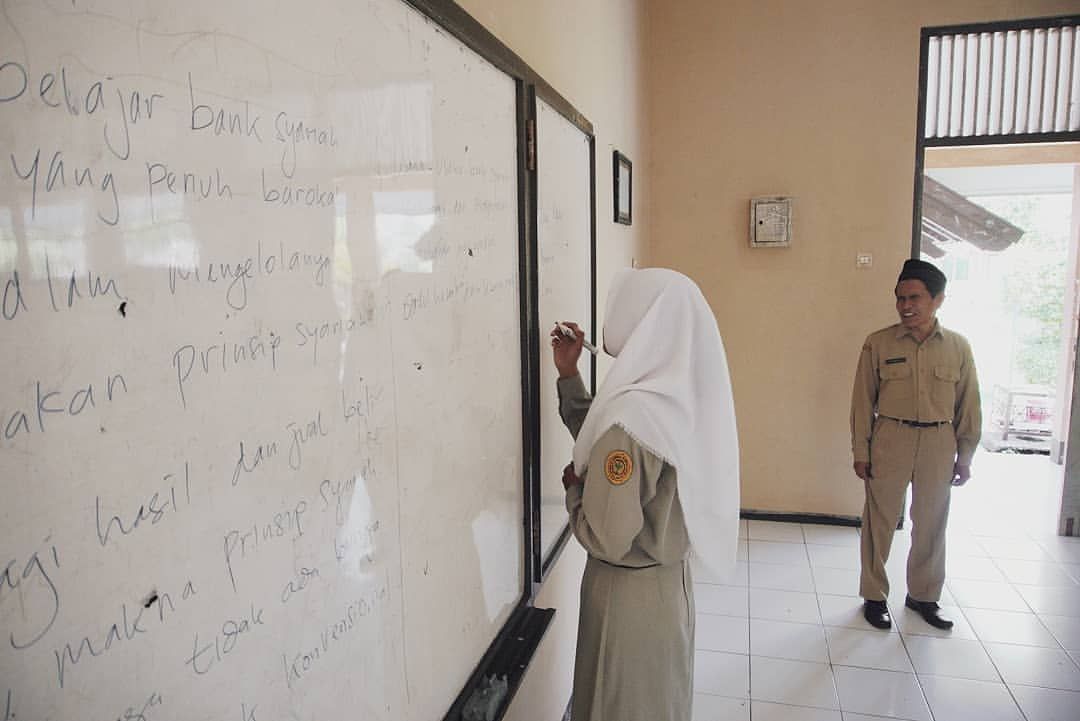 Guru Ujang Berjuang untuk Kesetaraan